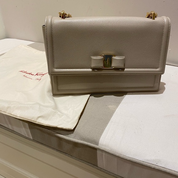 Ferragamo ginny bag, new - Picture 4 of 8